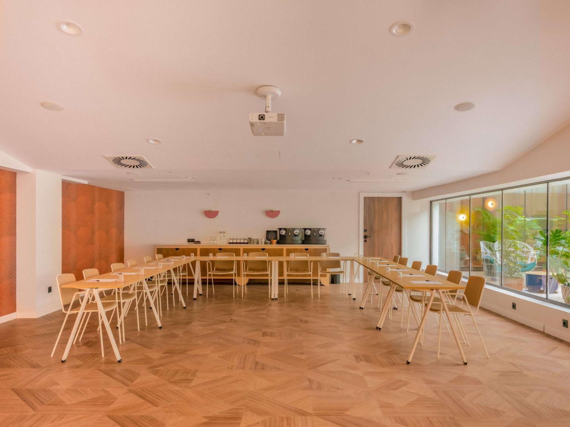 Ibis Styles Sevilla City Santa Justa Esterno foto